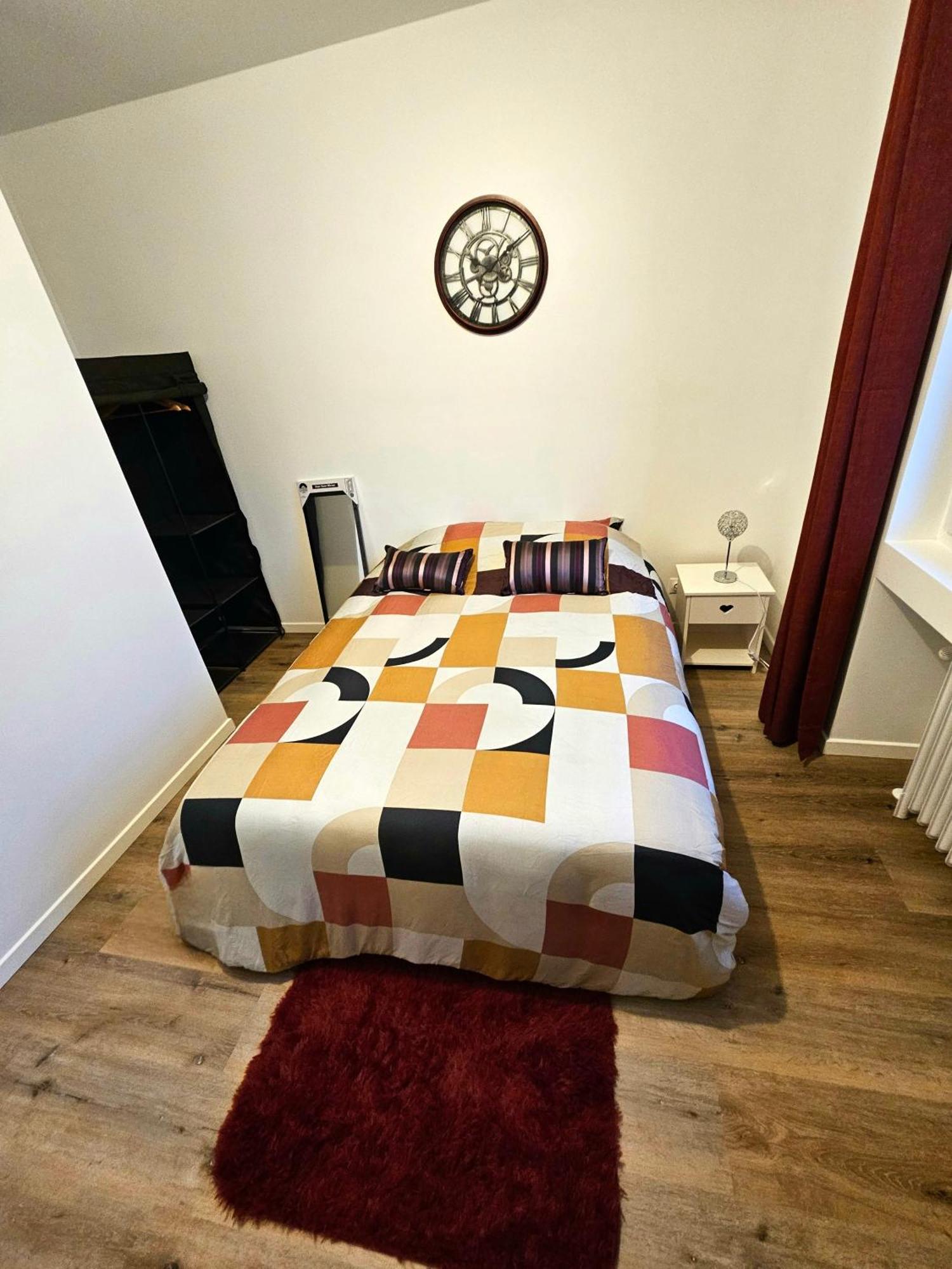 Maison Spacieuse Privatisee Ou A La Chambre - Places De Parking Saint-Michel  Eksteriør bilde